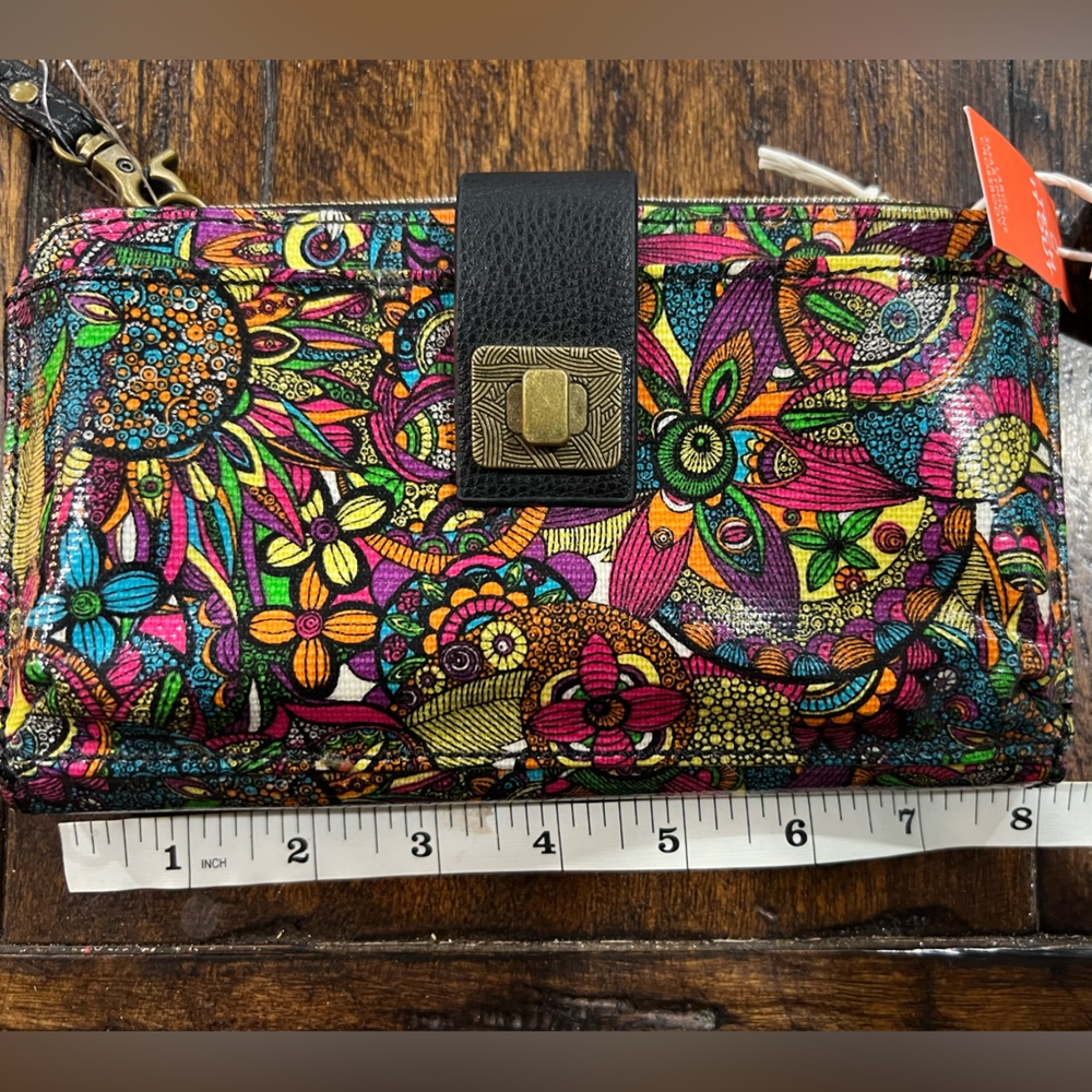 Sakroots artist circle clutch NWT